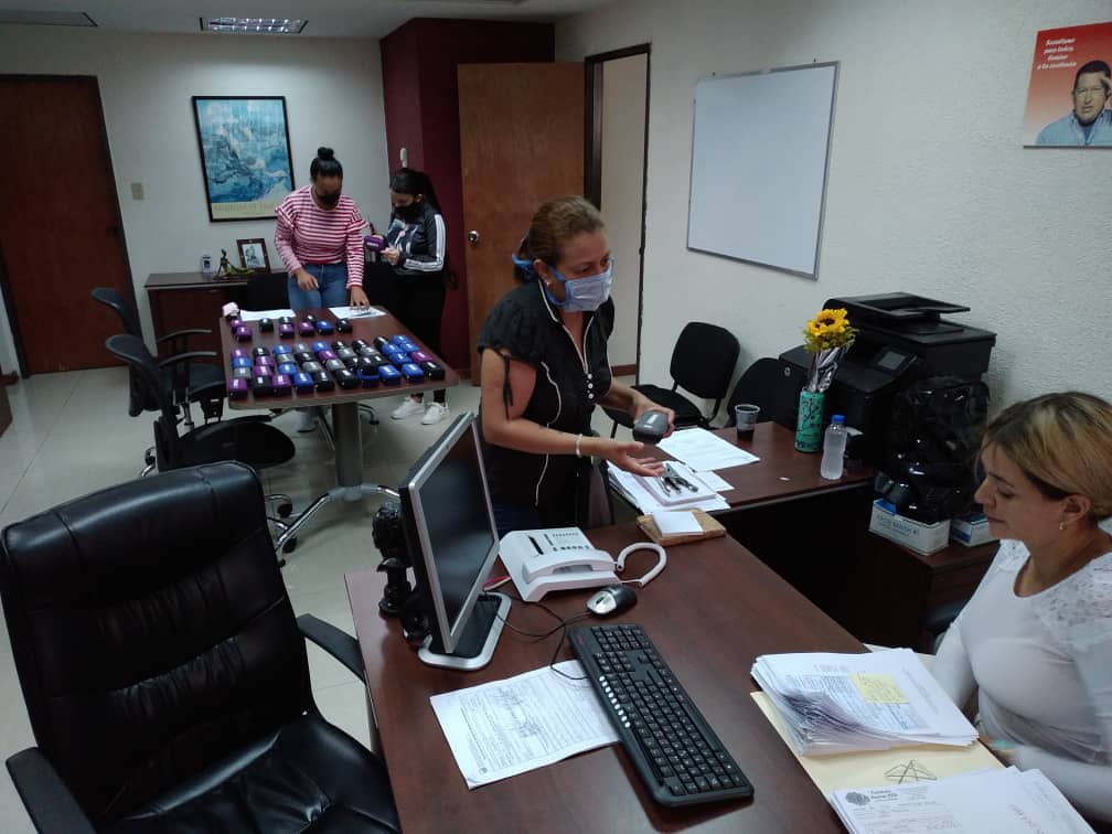DIpasme's tweet photo. Personal administrativo y docente del preescolar "Dr. Manuel Montero", en el piso 7, Dirección General de Gestión Humana. https://t.co/5Zu5s7JQ55