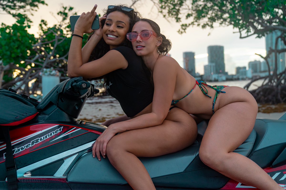 YesJulz's tweet photo. 💦 https://t.co/7NR3PH7II7
