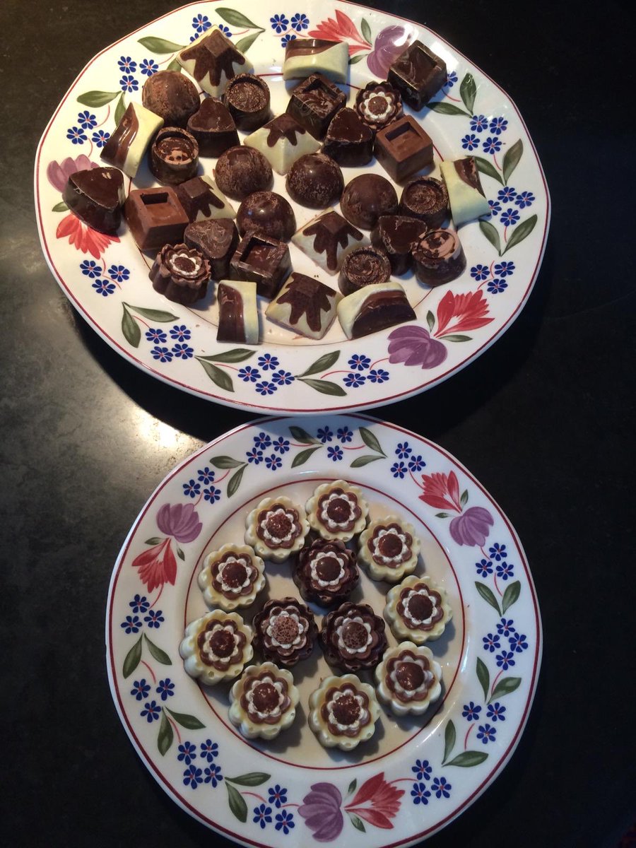 ElginAcHE's tweet image. More pizza and cheesecakes from our COOK DOWN challaneges as well as some other treats our home cooks have been making! 🍕🧑🏼‍🍳👨🏻‍🍳👩🏻‍🍳🍫🧀🍰 #homecooking #getyourcookon #cookdown #TeamEA