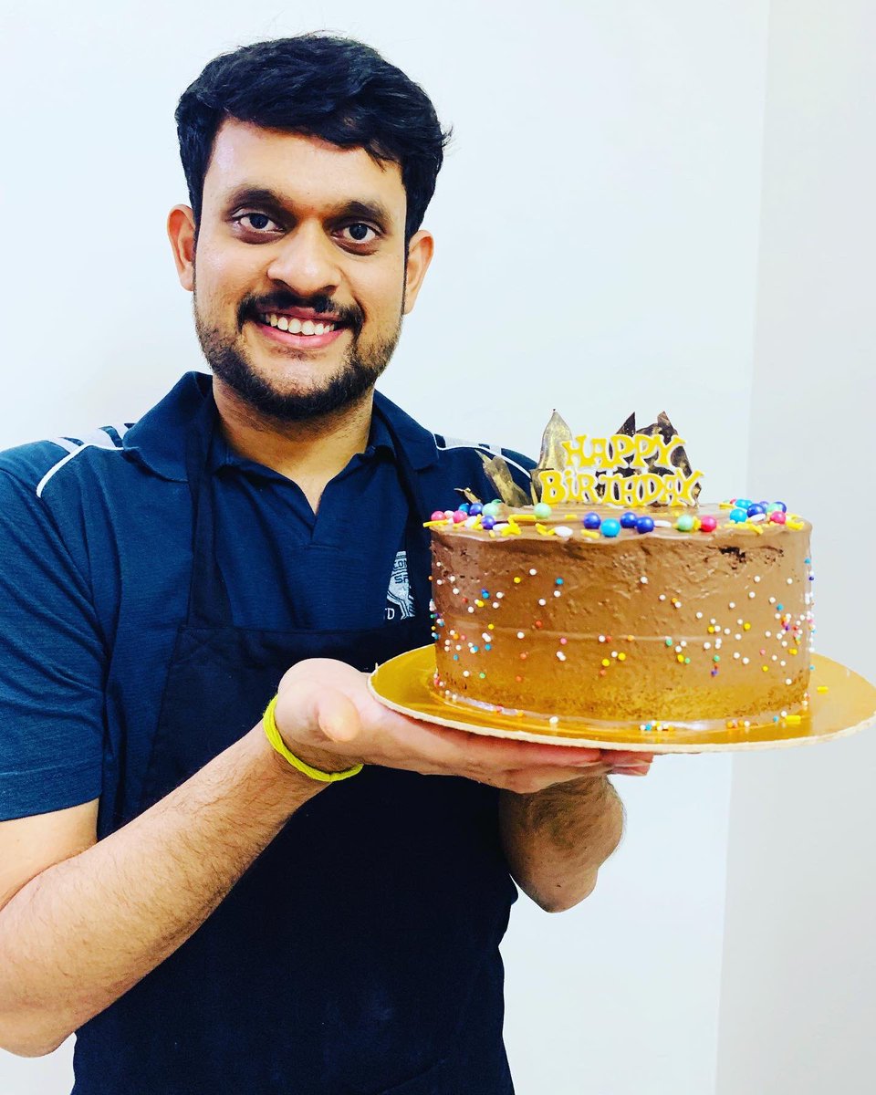 TejaTanikella's tweet photo. Thanks for bringing out the #chefbaker in me!
#baking #cake #special #bakeittomakeit #ministryofbakes #SoundaryaTanikella https://t.co/twOXooO3s0