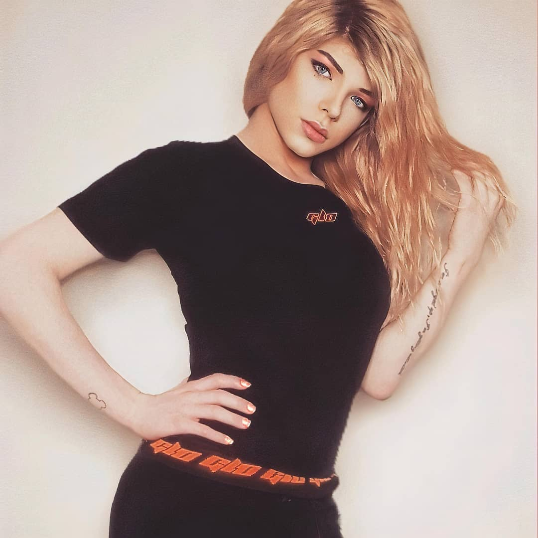 "Sometimes stylish is uncomfortable. Well with GLO. U get the best of both worlds. You get comfort and style." Couldn't have said it better ourselves, thanks Paris-Kay for the kind words 😍