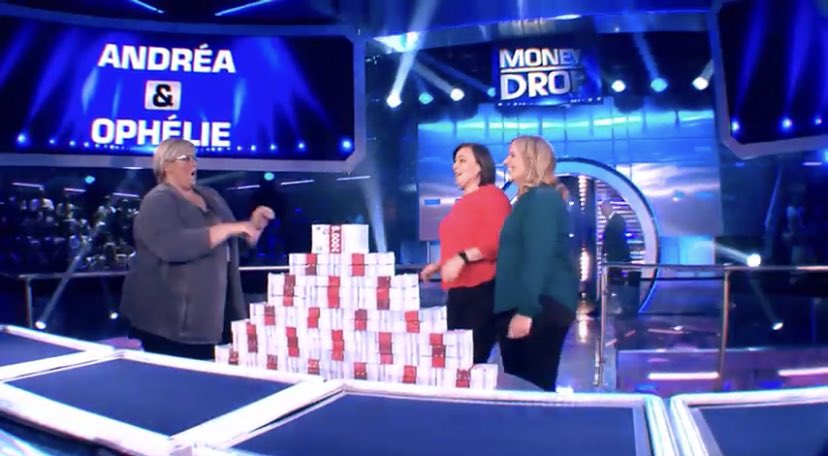 MoneyDropFR's tweet photo. 💴 [MONEY DROP]

Ce soir, Andréa et Ophélie, nos 2 pétillantes amies vont mettre le feu au plateau de Money Drop 🎉

💻 RDV sur YouTube 

➡️https://t.co/eSFujLTLvH https://t.co/9EmGrCADzL