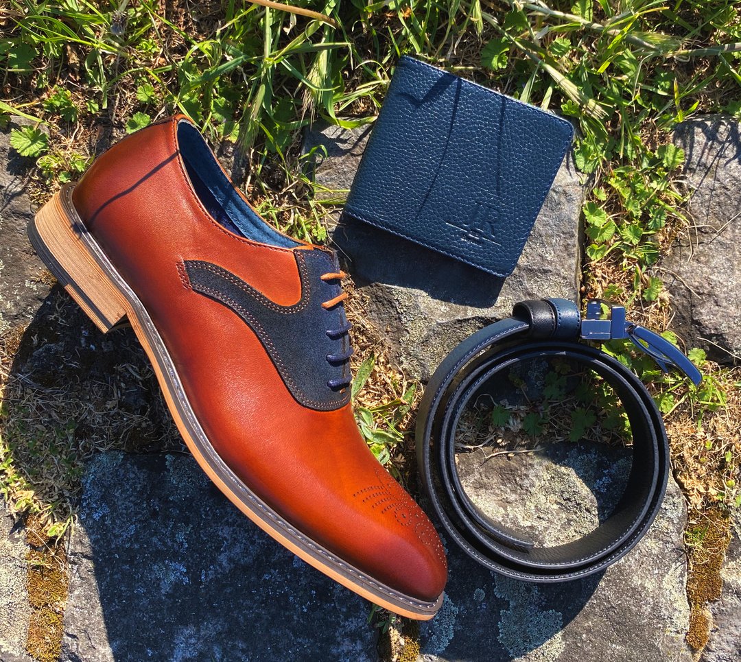 justinreeceuk's tweet photo. These shoes are suitable for any occasion whether casual or smart. We tried to combine essential items for your night out or day in the office. We are sure that everyone will be impressed
#Justinreece #JRshoes #Dresshoes #Leathershoes #Handmade #mensfashion #originaldesign #uni https://t.co/Y3hNMGpoNV