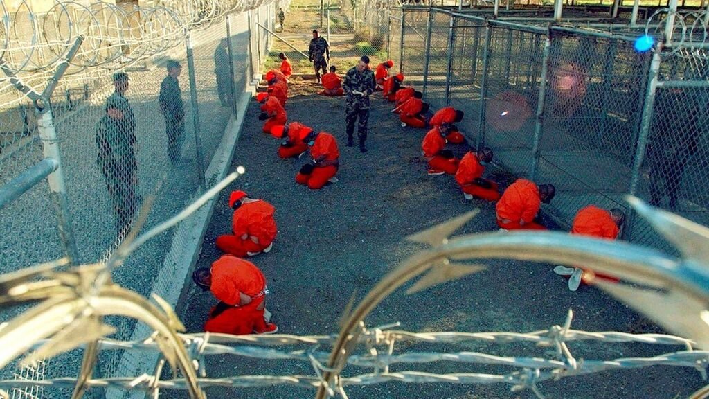 The 21st century started with the "war on terror" in the Middle East, where the CIA took the opportunity to expand torture programs in US detention centers in Iraq, Guantánamo and Afghanistan, supposedly for "improved interrogation techniques" .