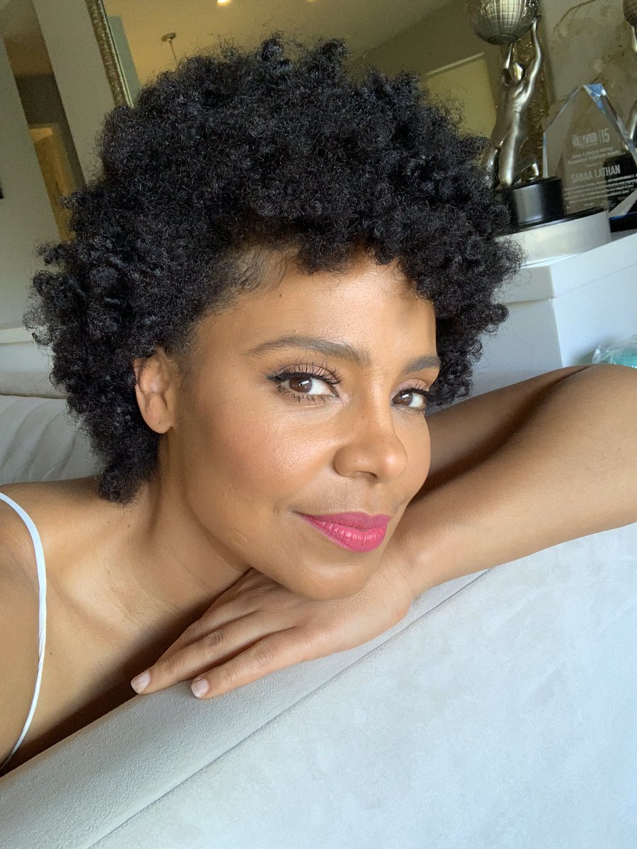 justsanaa's tweet photo. Sending love and an #Afro ❤️ #blacklivesmatter #AllBlackLivesMatter https://t.co/XV2YOpDLYM
