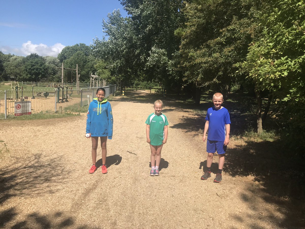 LewestonPent's tweet photo. LPA training this weekend first running training session on Saturday followed by sea swimming and sea swimming on Sunday. Good to see the athletes out training in groups @PentathlonGB @WorldPentathlon @LewestonSchool https://t.co/u5FIRhHw7g