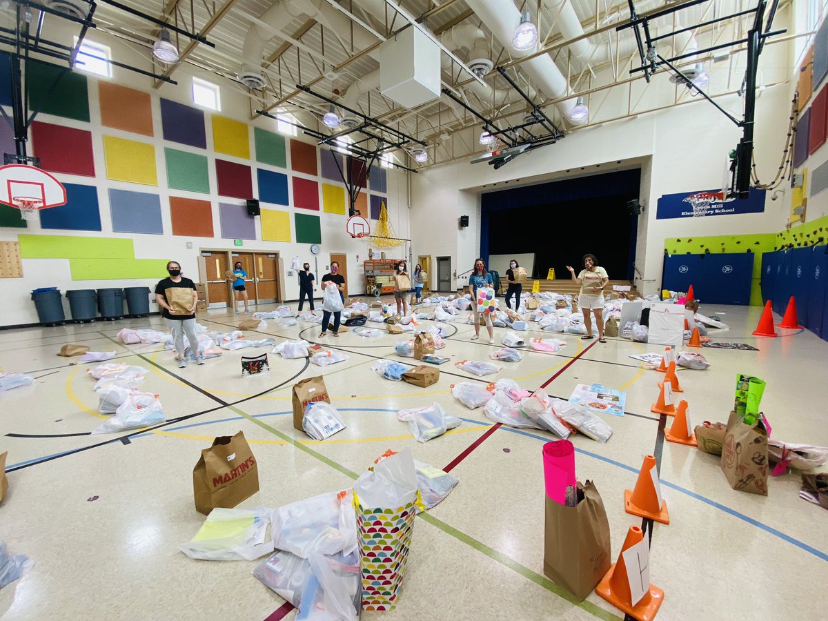 LyonsMill's tweet photo. 20 minutes left for Student Supply Pickup today! Tomorrow is the last day to pick up your supplies! https://t.co/0lG7oOU0TM