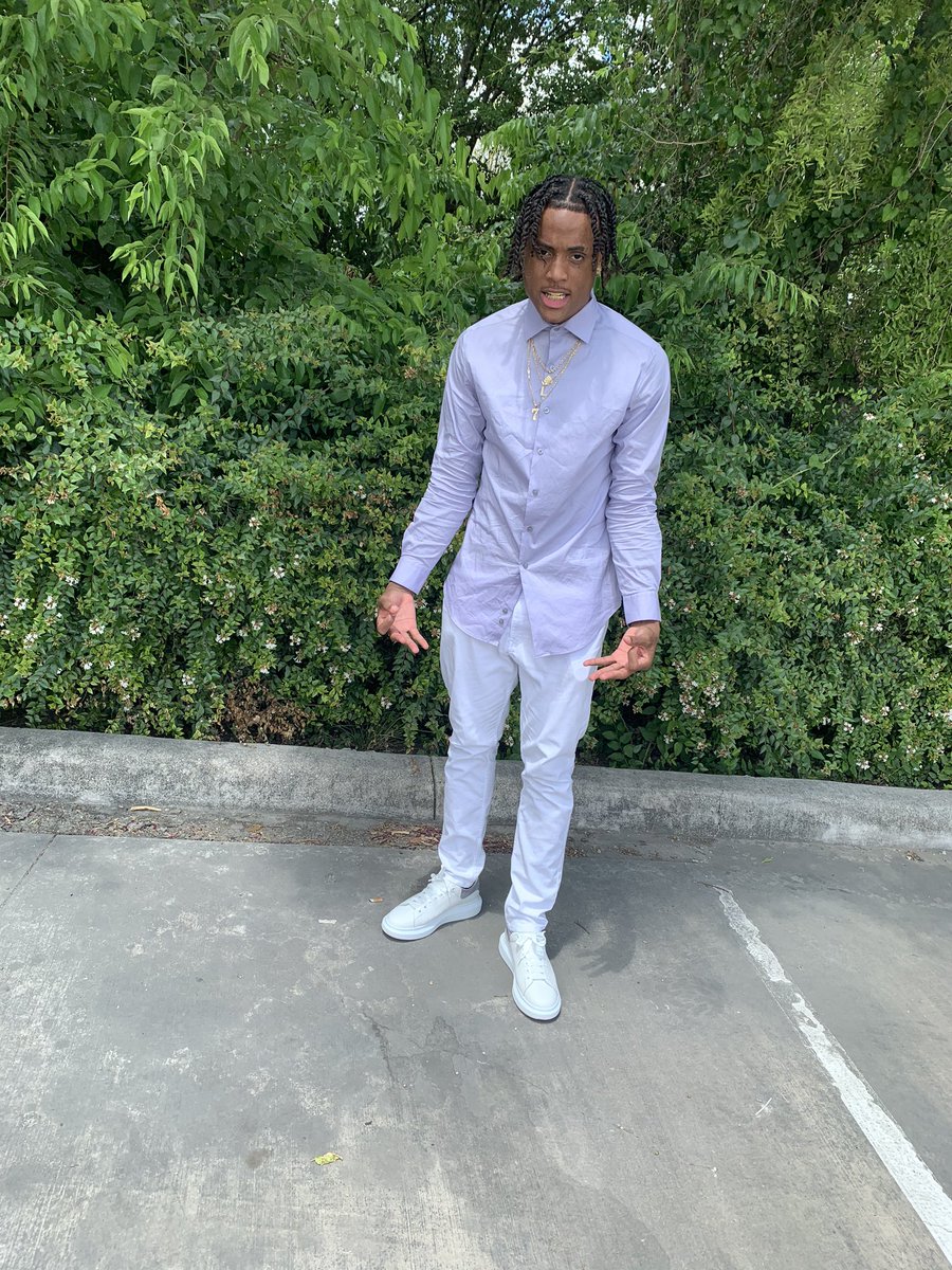 exclusiveAI's tweet photo. post grad pics 🧂❄️ https://t.co/oDKcKzL2eA