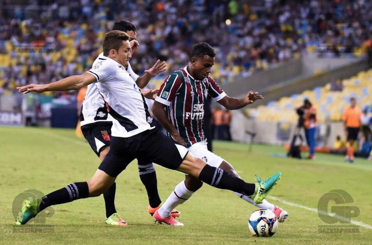 Ah o FORMIDÁVEL <a href="/maracana/">Maracanã</a> 😍 Eu sou grato a Deus por cada passo que dou na vida e q HONRA poder falar q realizei um dos meus sonhos de criança e da minha carreira, q é jogar e vencer clássicos nesse estádio, ver minha família participar de tudo isso e sentir O QUE É futebol! ❤️