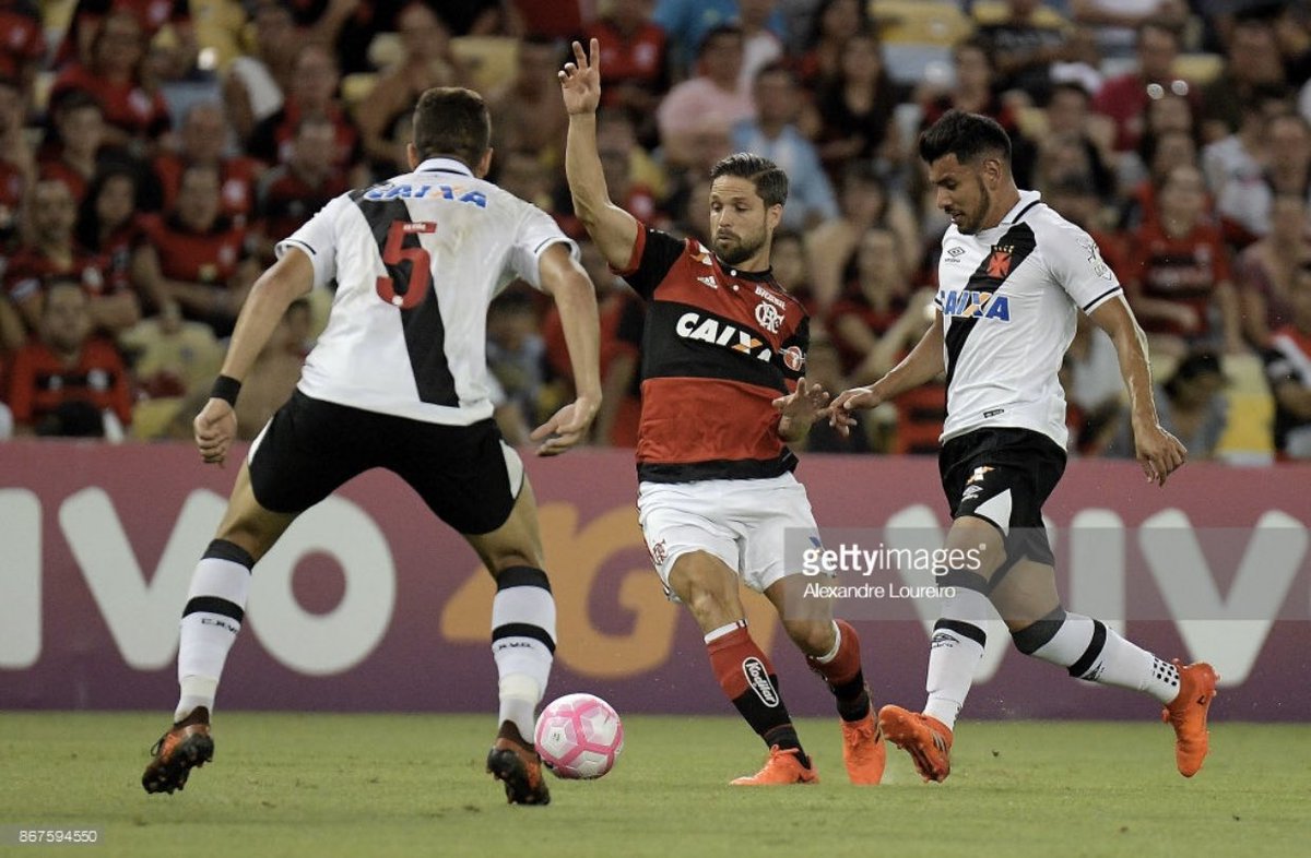 JeanIrmer's tweet photo. Ah o FORMIDÁVEL @maracana 😍 Eu sou grato a Deus por cada passo que dou na vida e q HONRA poder falar q realizei um dos meus sonhos de criança e da minha carreira, q é jogar e vencer clássicos nesse estádio, ver minha família participar de tudo isso e sentir O QUE É futebol! ❤️ https://t.co/S9mbCDj3k2