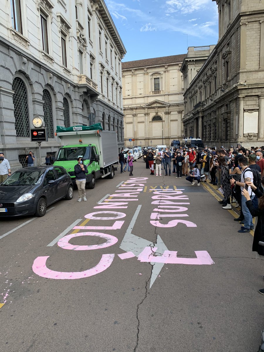 ChiamandoE's tweet photo. Il colonialismo è strupro. 👏👏🏾👏🏽
@NonUnaDiMenoMI @infosubmarine https://t.co/1QV5B1pS7z