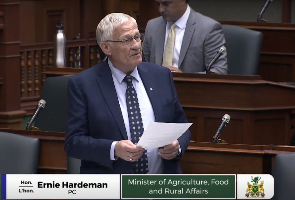 Proud to return to the Legislature today with some of my caucus colleagues to begin third reading of Bill 156 – the next step towards better protection for Ontario farmers, the strengthening of farm biosecurity and the improved safeguarding of our food supply. #OntAg