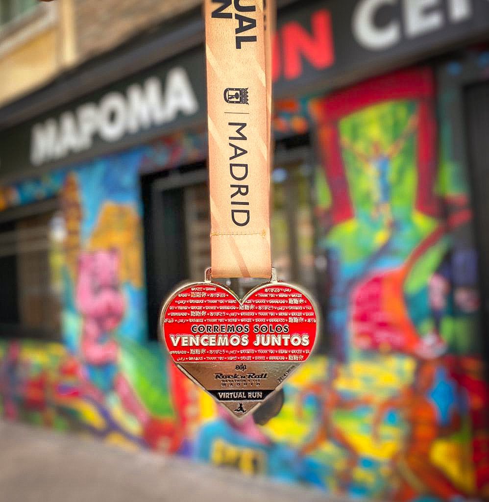 RNRmadmaraton's tweet photo. ¡La entrega de medallas de la #MadridVIRTUALRUN ya ha comenzado!
🏅🤩💪🏻
➡️Toda la info sobre envíos y horarios de recogida en el #MapomaRunCenter en https://t.co/UvAmTiXsI8 ⬅️
#EdpRNRMadrid https://t.co/j1sODnPGlK