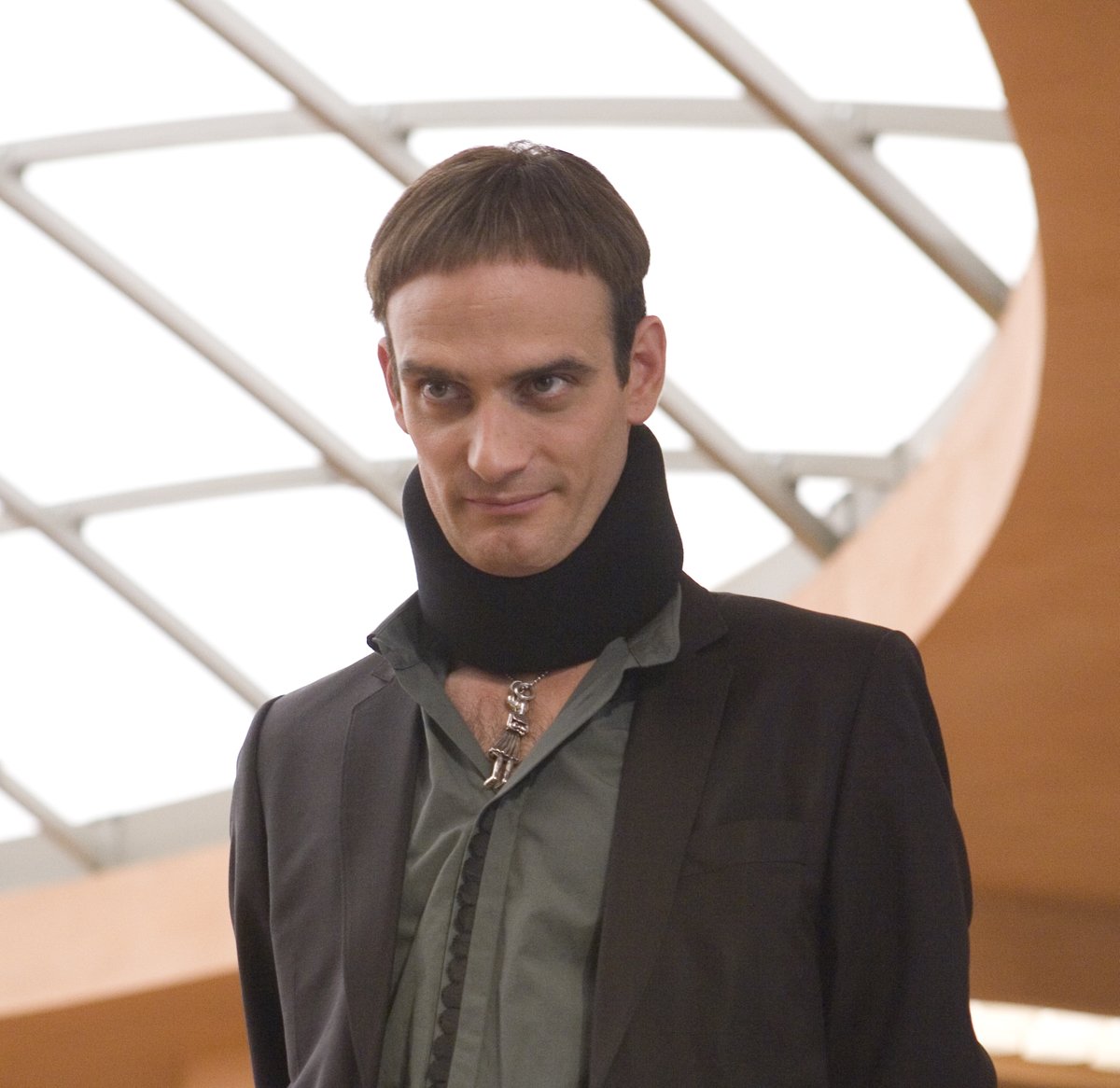 Cutting your own hair: expectation and reality.