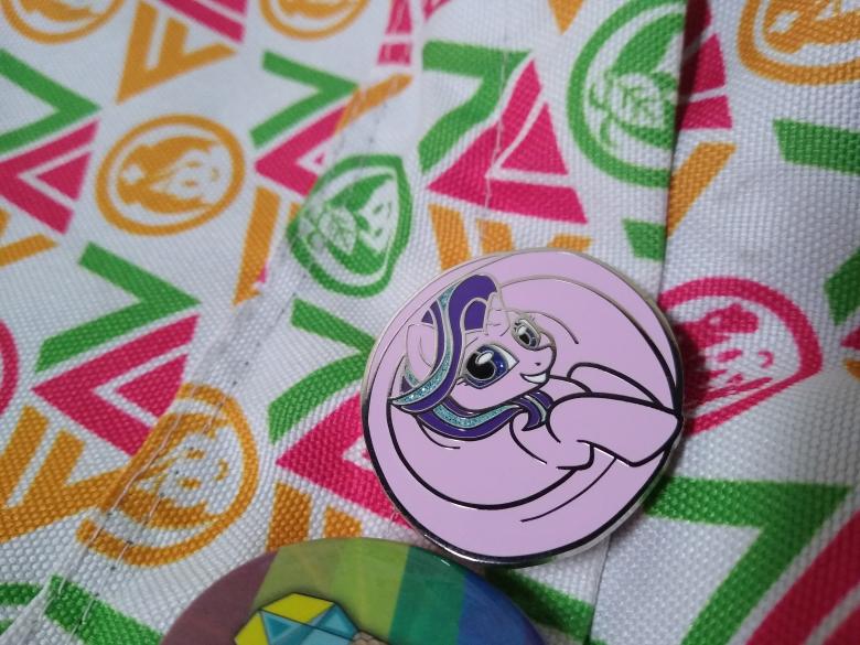 lumithekirin's tweet photo. LOOONNGGG STARLIGHT PINS READY TO GO!
Art by @GleamyD
https://t.co/cEkllIguPt
One pin per person! Please fill out the form above. Ensure your information is correct as I'll be sending out invoices later on!
Please also understand the costs! Pins are $15 USD plus shipping! https://t.co/elfsLp3yPW