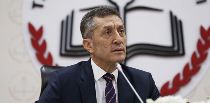 LGS açıklaması: Velilerimiz, öğrencilerimiz ve görevli öğretmenlerimizin Dikkatine!

#meb 
#sinavertelenmesin 
#haberler 
#FenerinMaçıVar

Haberi okumak için :
Link: inthaber.com/lgs-aciklamasi…