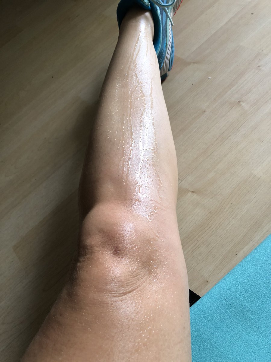 firsthurdle's tweet image. Yep, this must be yet another sweatfest by @fitamin_c 
It was running into my ears!!!
Love it. Thank you! #kettlecise #sweatyIam