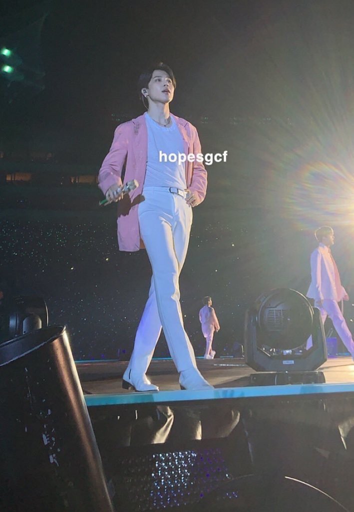 Look how well-aligned his posture is. From the side, you could draw a line straight from his head to his feet.