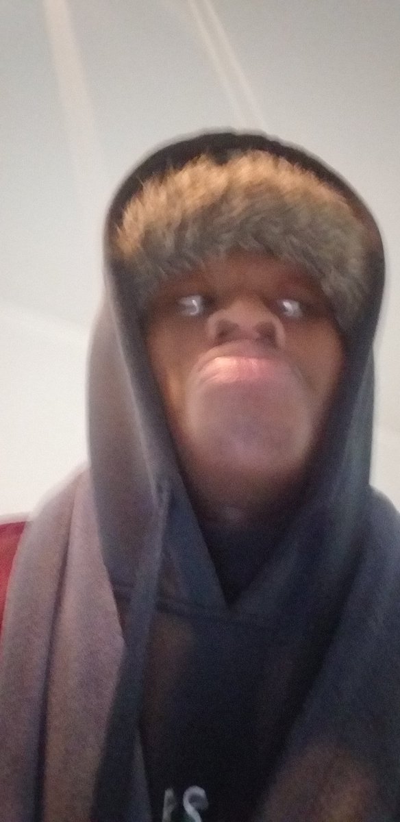 Hloni_Ch_'s tweet image. Nobody :

Me during an exam :