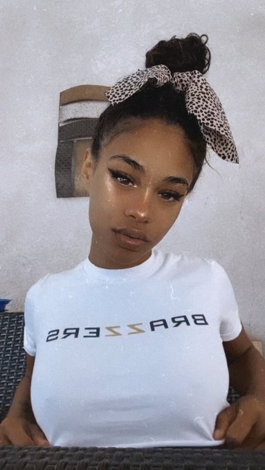 Show me dem boobiessss 🤪 https://t.co/hILjoVn9wO