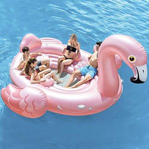 GovernDefectiu's tweet photo. Des del #GovernDefectiu respectem les formes i mitjans que fan servir els nostres @bomberscat.

A Tossa de Mar hi teníem mobilitzats patins i també el cigne rosa inflable. En aquesta ocasió els Bombers s'han decidit pel patí. https://t.co/RElyQAD67q