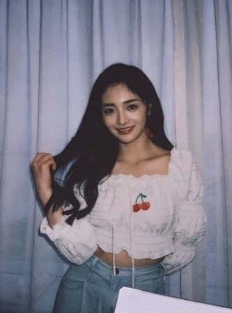 loonathepoor's tweet photo. good morning y'all look at my bae https://t.co/p4imFKbbia