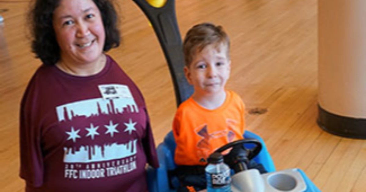 ShrinersChicago's tweet image. Linda helped Robbie figure out how to zoom in his toy car for the first time by himself. Linda and her son Tim help mentor other patients and parents of children with #limbdifferences ow.ly/Ig2A50A9hYW  #shcbrightspot #rareconditions #orthopedics #shrinershospitals
