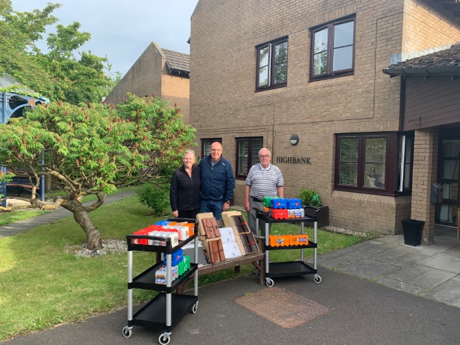 A heartfelt thanks to Dalkeith Masonic Lodge for the generous donation of memory books for clients in Highbank, Peter McGow and Alan Lennie did a 100mile bike ride raising £680. Wow! Also pictured Bryan And Caroline Halliday and Bill Ross. So appreciated #kindnessmidlothian 🌈😀