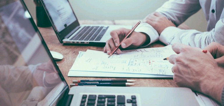 EnnoDreier's tweet photo. Best to read the fine print 🤔
#Sublimits: What execs get wrong about cyber coverage | @SamanthaSchann for  @CIOdive  
#CyberInsurance 

👍👇
https://t.co/lBgyVPKDuF https://t.co/PsNZZNlVep