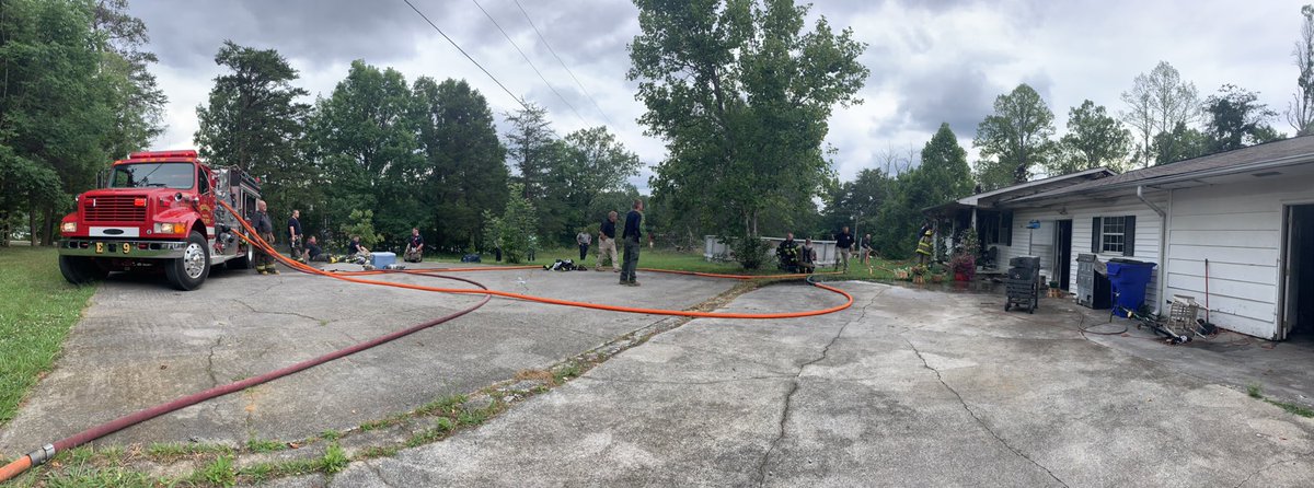 SeymourVFDAlert's tweet image. Knox Co. 8110 block Chapmn Hwy. working structure fire.  Great team work to bring fire under control.  #KFD #RMFD #SeymourVFD