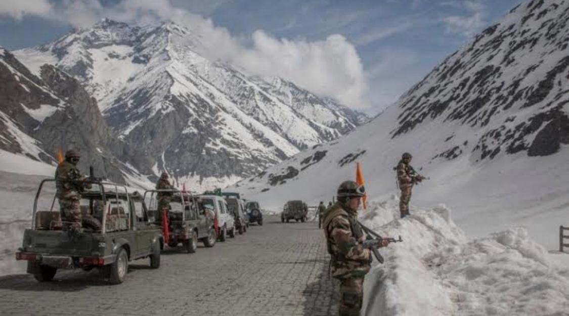 KiniColonel's tweet photo. I salute bravery of 20 #IndianArmy soldiers who lost their lives at #GalwanValley in #Ladakh. Nation stands united with our Defence Forces, who stood firm to protect sovereignty of our land. Our heartfelt #Condolences to families of martyred soldiers. @adgpi 
#IndiaChinaFaceOff https://t.co/S03QjjBig7