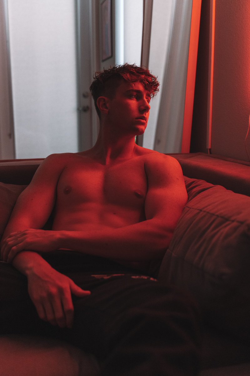 HarryJowsey's tweet photo. 50 shades of Harry? https://t.co/BwuA28KCRn