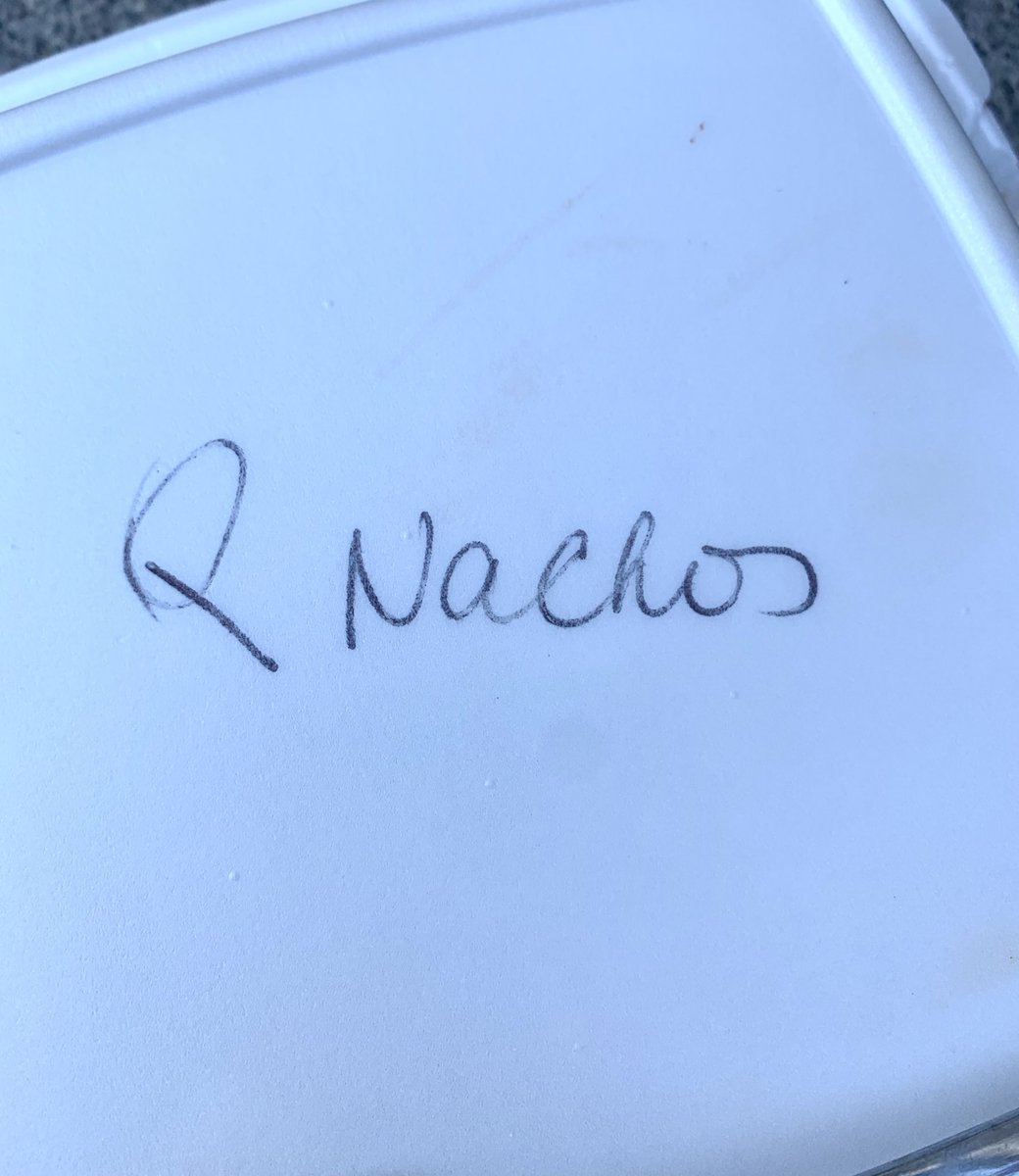 Really considering changing my last name ...

Order to go of Ra-Cha-Cha Nachos from <a href="/Nenosft/">Neno’s</a> 🤤🤤