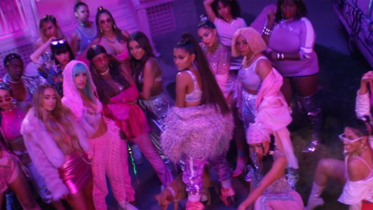 Ariana Grande is the third woman to see two singles accrue one billion streams on Spotify with “thank u, next” and “7 rings”.