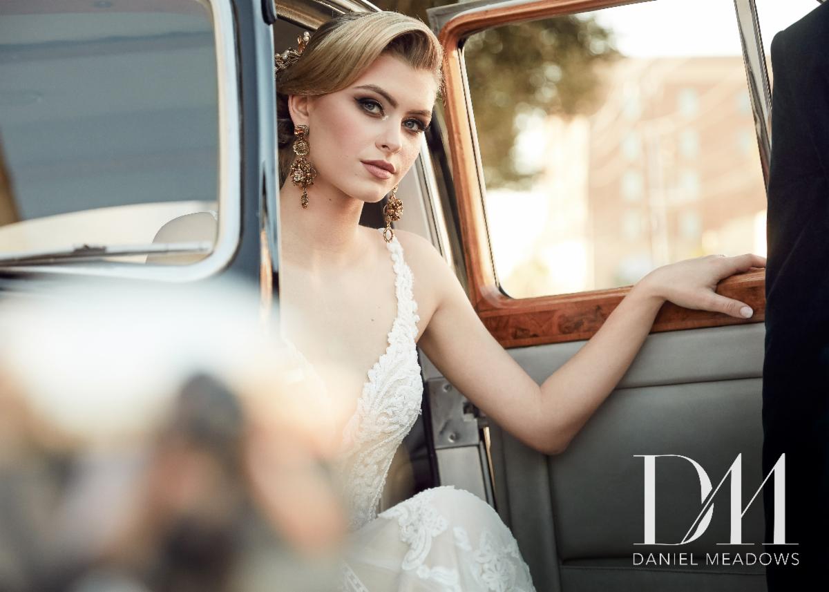 One of my absolute favorites from a luxury bridal styled shoot in February. Augusta from Tout Models Charleston in a beautifully restored classic 1950's Bentley. #bridalfashion #classiccars #bridalphotography #luxurybridal