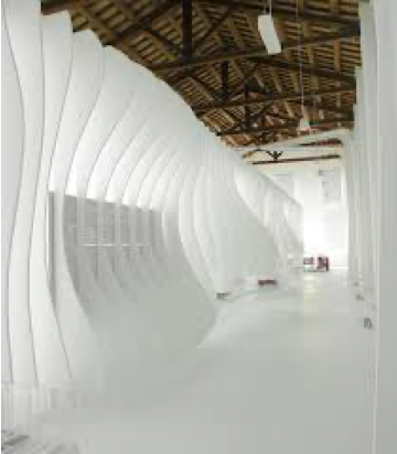 Oei_Design's tweet image. Enzo Ferrari Museum- This sophisticated piece of car architecture was created by Future Systems. It's composed of a historical building and a large yellow garage area. The yellow structure was designed to look like the classic Ferrari fairing found on their race cars #Oeicritique