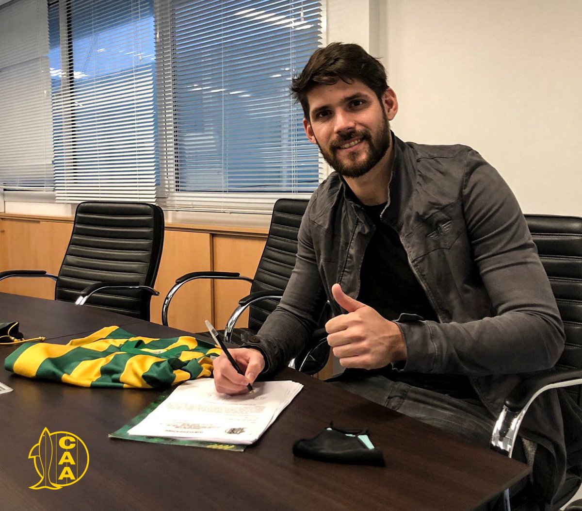 Marcos Miers renovó su contrato con #Aldosivi por 18 meses 🔰🦈 #VamosTiburón #faltamenos ⚽️⚽️ @LigaAFA https://t.co/h8rhrImgO7