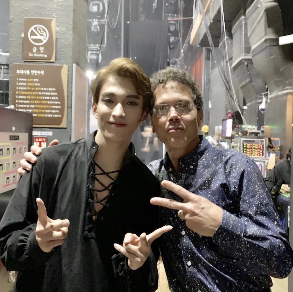 ivanmenchell's tweet photo. 1 year ago this young man climbed 2 mountains. 1, as Arthur, to claim Xcalibur, the other, as #dokyeom, to claim his 1st musical. He triumphed in both! These r the 1st pics taken when he came off stage. Both of us r giddy in the 1st &amp; trying to not look giddy in the 2nd. ⚔️💎⚔️❤️ https://t.co/Wb3DIkEI0L
