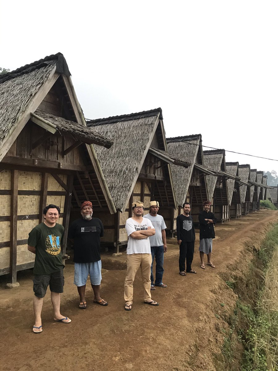 commonroom_id's tweet photo. Di tengah masa pandemi COVID-19 kami mengunjungi Kampung Kasepuhan @Ciptagelar untuk melanjutkan pelaksanaan program pengembangan & pemanfaatan infrastruktur internet berbasis komunitas lokal bersama Awinet.
#communitynetworks #digitalaccessprogram #ruralict #ruralinnovation https://t.co/gPAoLyYY5S