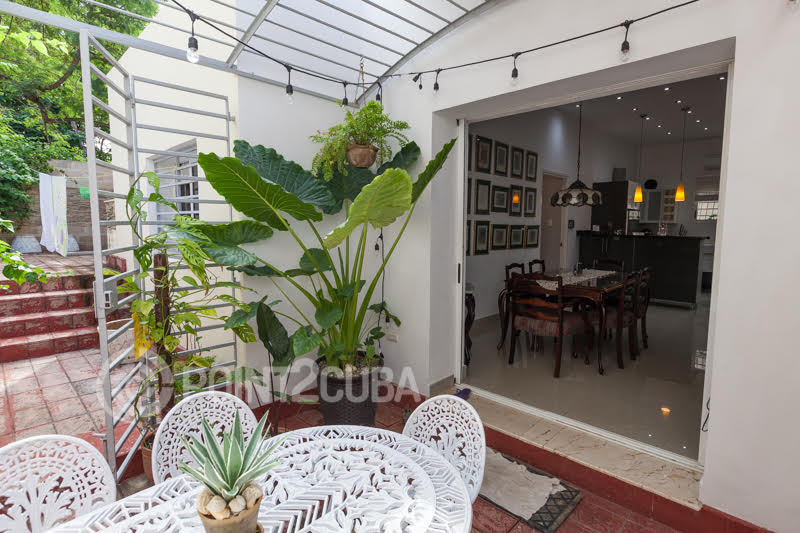 Point2Cuba's tweet photo. Have a look inside this new long-term rental in #Havana (Miramar)  ⤵️
3 🛏  2 🛁   🌵 Garden and patio 💰 3300  📞(53) 54000616
#Cuba #RealEstate #luxuryhomes https://t.co/56yb1ZYDr5