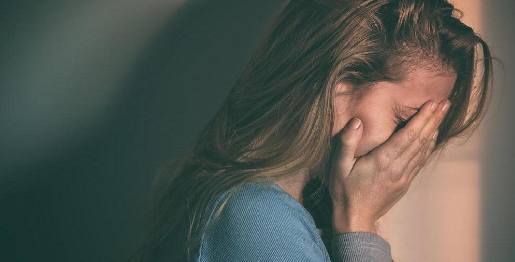 NoticiasDoBrz's tweet photo. Pesquisa da UFSM revela que 65% dos entrevistados relataram piora na saúde mental durante a pandemia https://t.co/Vbi5XURmNO