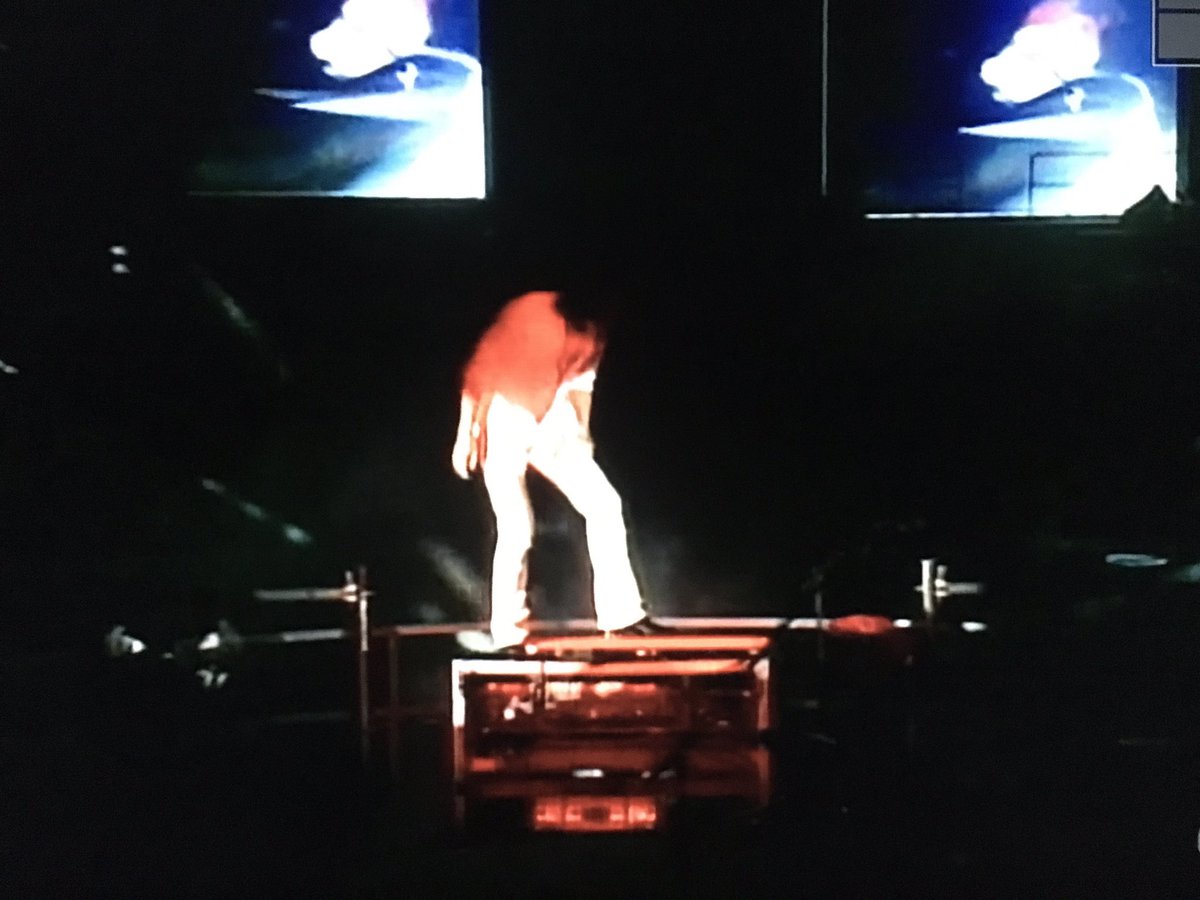 りゅーぺん A K A R Site シンセに乗る 小室哲哉 シンセを蹴る 小室哲哉 シンセを壊す 小室哲哉 シンセで流血する 小室哲哉 実はフィジカルめっちゃ強い小室哲哉