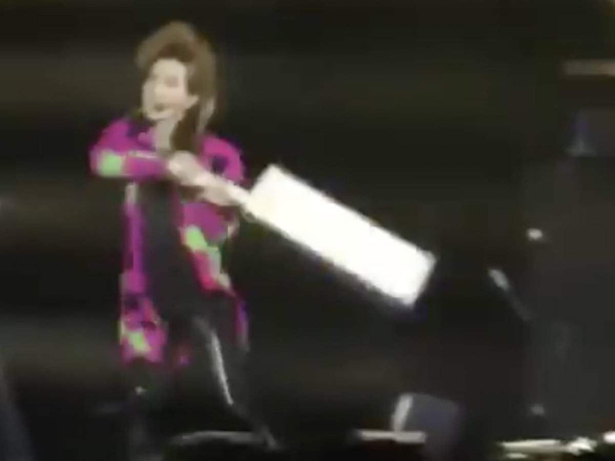 りゅーぺん A K A R Site シンセに乗る 小室哲哉 シンセを蹴る 小室哲哉 シンセを壊す 小室哲哉 シンセで流血する 小室哲哉 実はフィジカルめっちゃ強い小室哲哉