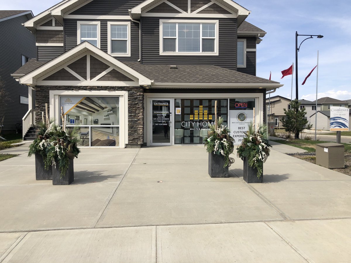 CityHomesMB's tweet photo. Visit our McConachie Solstice showhome tomorrow from 3-8 PM! We are in the final stage and selling out quickly 🏡 these duplexes are stunning! https://t.co/RU6Dcf8pO5