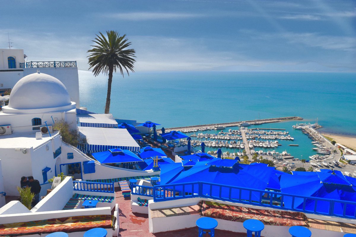 公式 クラブツーリズム 絶景 秘境の旅グランデ على تويتر 青と白の織りなす 絶景 チュニジア で最も美しい街と言われる シディブサイド をご紹介 青と白の絶景は サントリーニ が有名ですがアフリカでも楽しめます 地中海を見渡せるのでリゾート