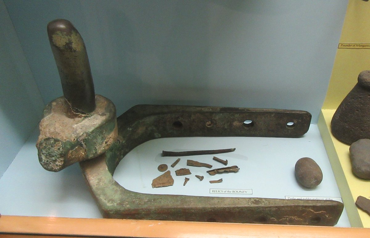 Pitcairn, including bottom left the gudgeon and pintle from HMS Bounty, one of  @iangriffin favourite objects13/