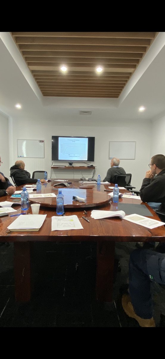 tristanmsmith91's tweet photo. Putting our farm management and technical team back through some open hydroponics training today. Learnt a lot myself too! #backtoschool #openhydroponicshorticulture #fpg #growwithus https://t.co/BwAH8ccJsN