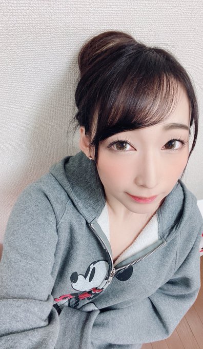 夏でも時にはパーカーԅ( ˘&omega;˘ ԅ) https://t.co/BjfslN9W4y<a href="/tag/japanesegirl"class="tags"><span>#japanesegirl</span></a><a href="/tag/fansite"class="tags"><span>#fansite</span></a>