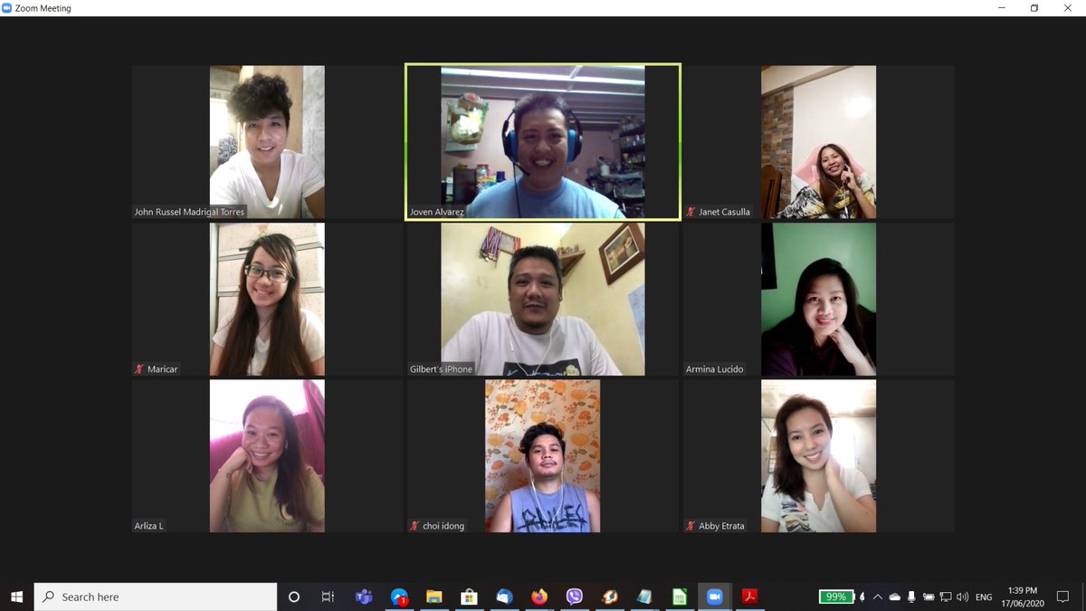 choitotheworldd's tweet image. happy 3rd month of working from home. 
#hpteam

wazzup to my bulaklakin background. haha