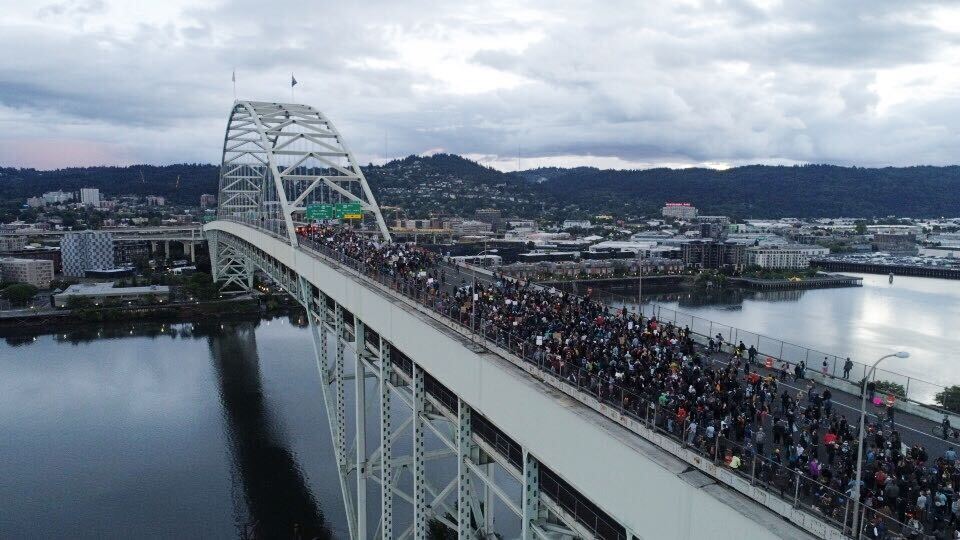 Oregonian's tweet image. Photos via @killendave